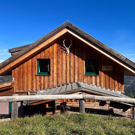 1A Chalet "Wolke" Wandern, Grillen, Wellness Im Traumhaus Wolfsberg Luaran gambar