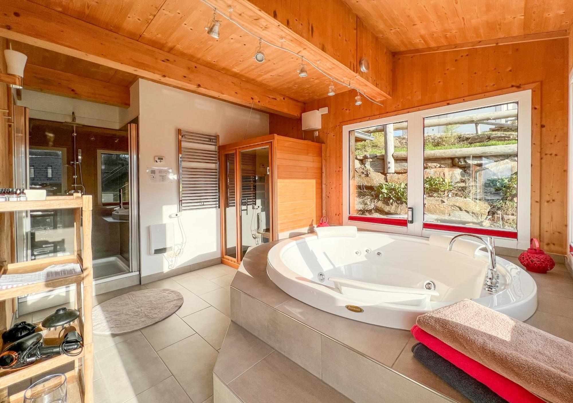 1A Chalet "Wolke" Wandern, Grillen, Wellness Im Traumhaus Wolfsberg Luaran gambar